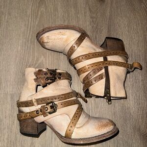 Freebird FB Caleb White/Tan Leather Ankle Boots